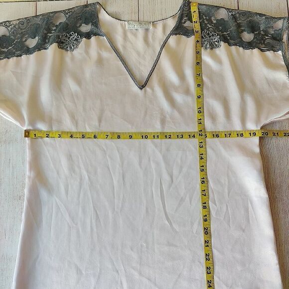 Vintage Val Mode Lingerie V-neck satin lace nightie sz S - Picture 6 of 8